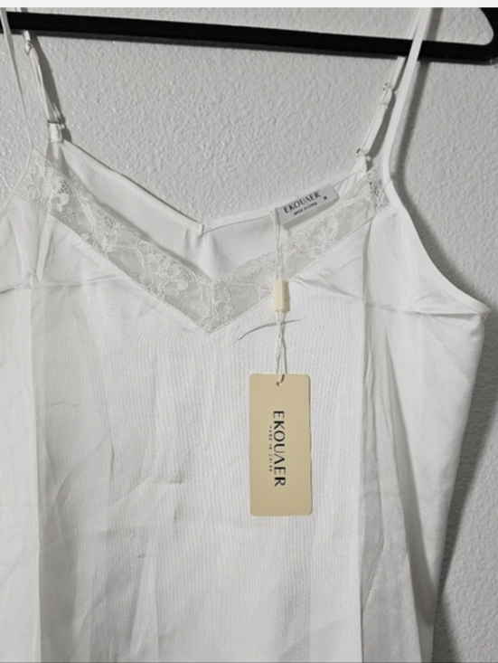 Women’s White Lace-Trim Camisole with Adjustable Straps Sz M - Picture 8 of 9